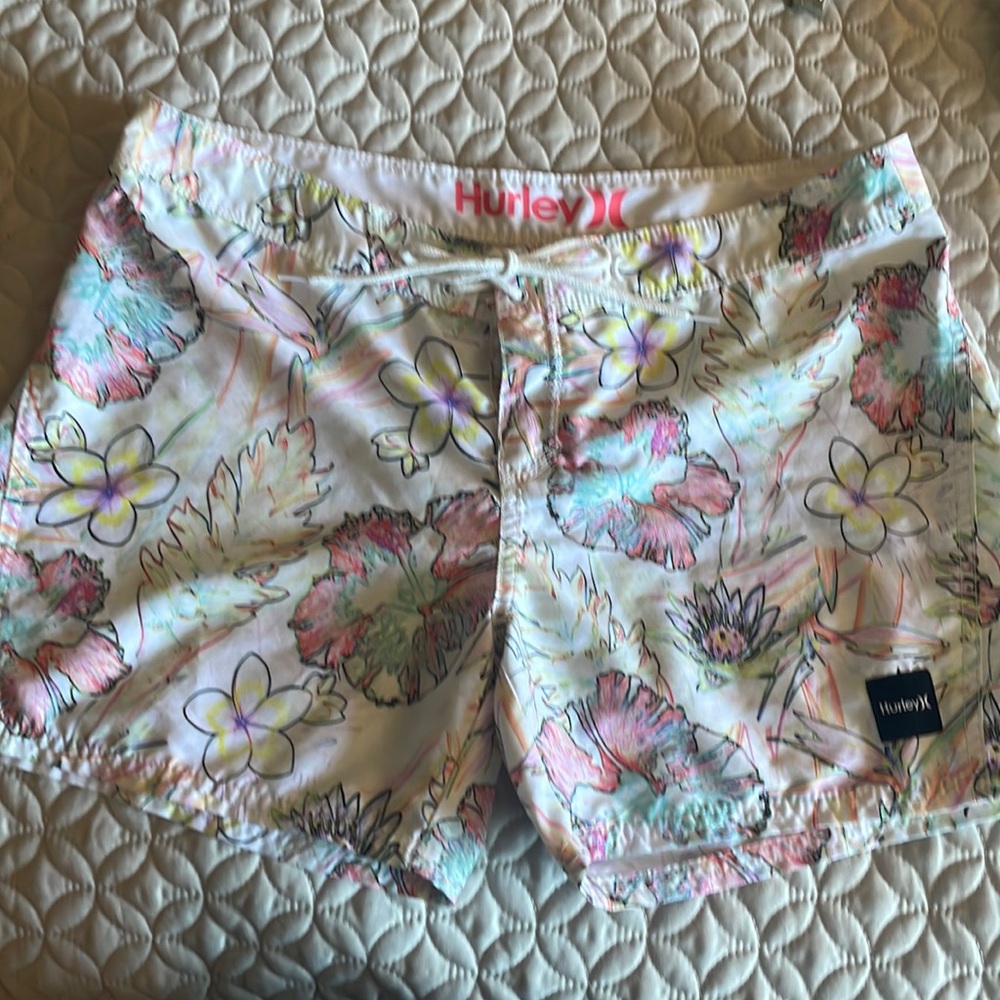 Super cute Hurley summer shorts!